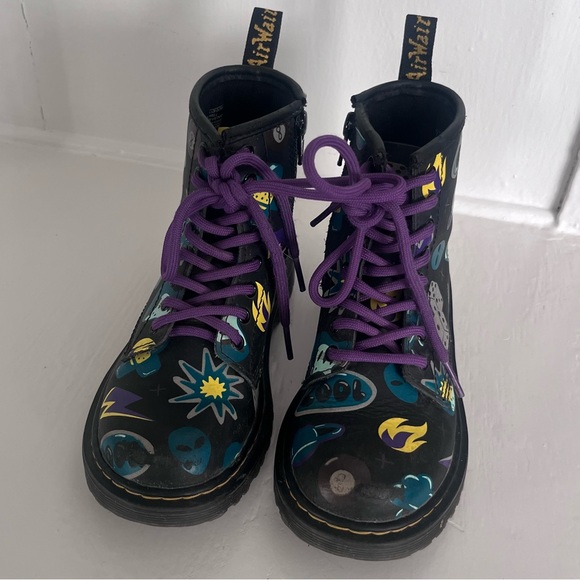 Doc Martens Junior 1460 Sticker Print Leather Lace Up Boots - Size 13 - Picture 2 of 13